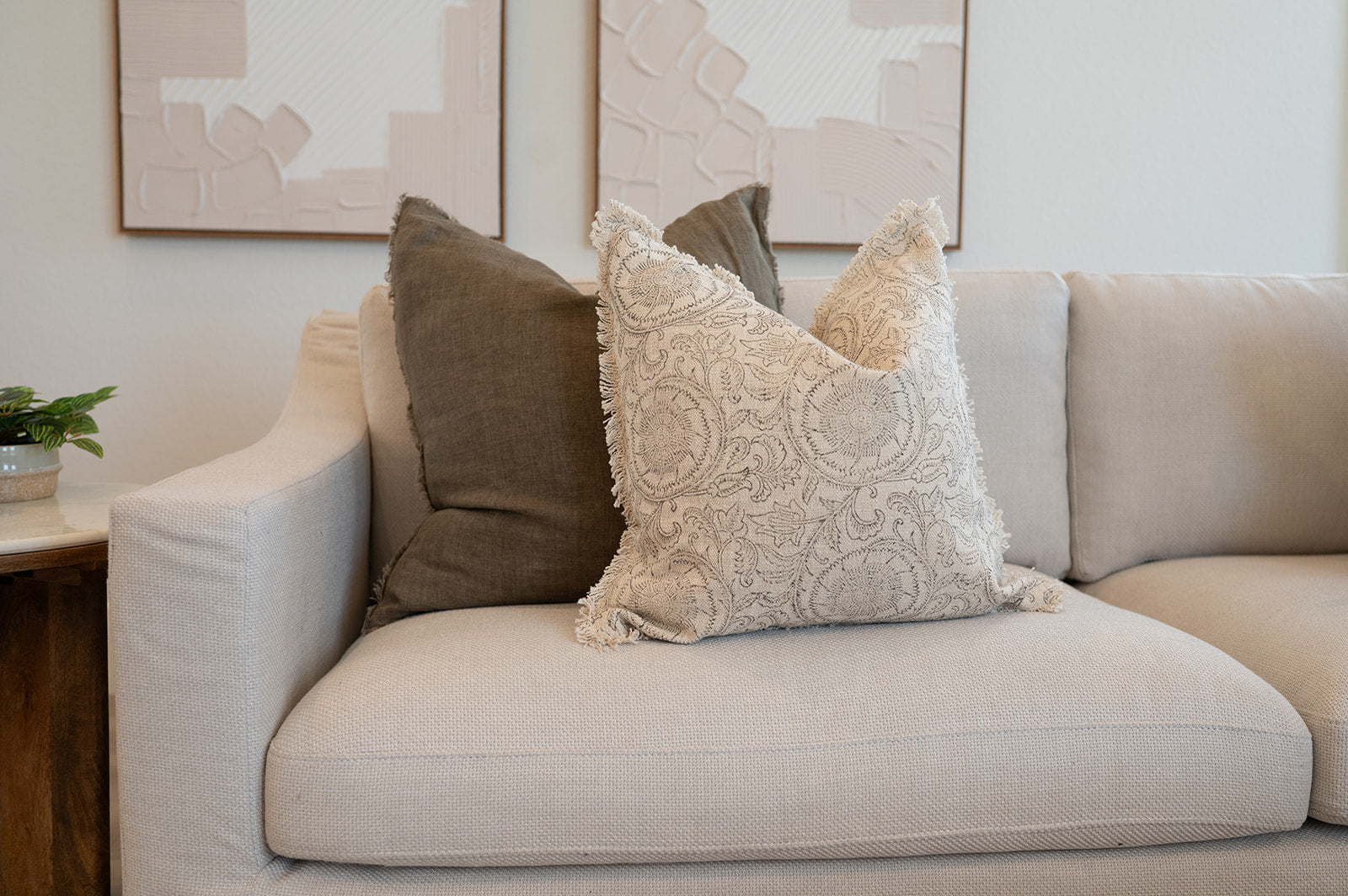 Pillows & Throws