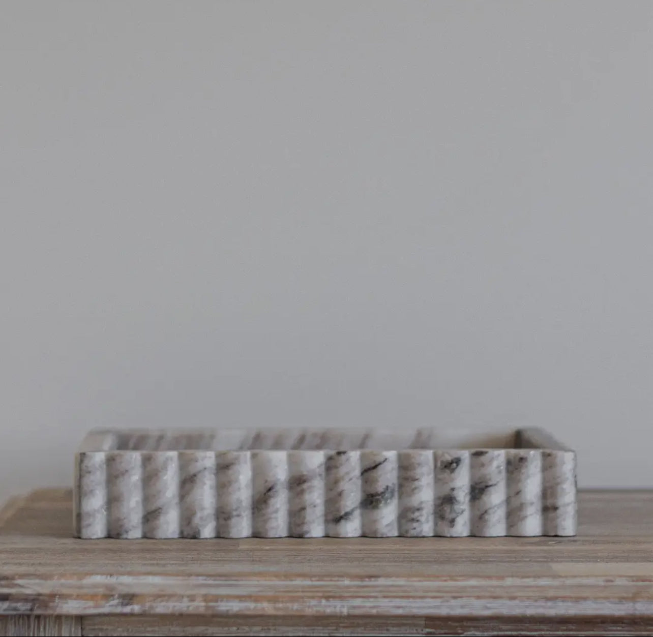 Scalloped Marble Fluted Tray