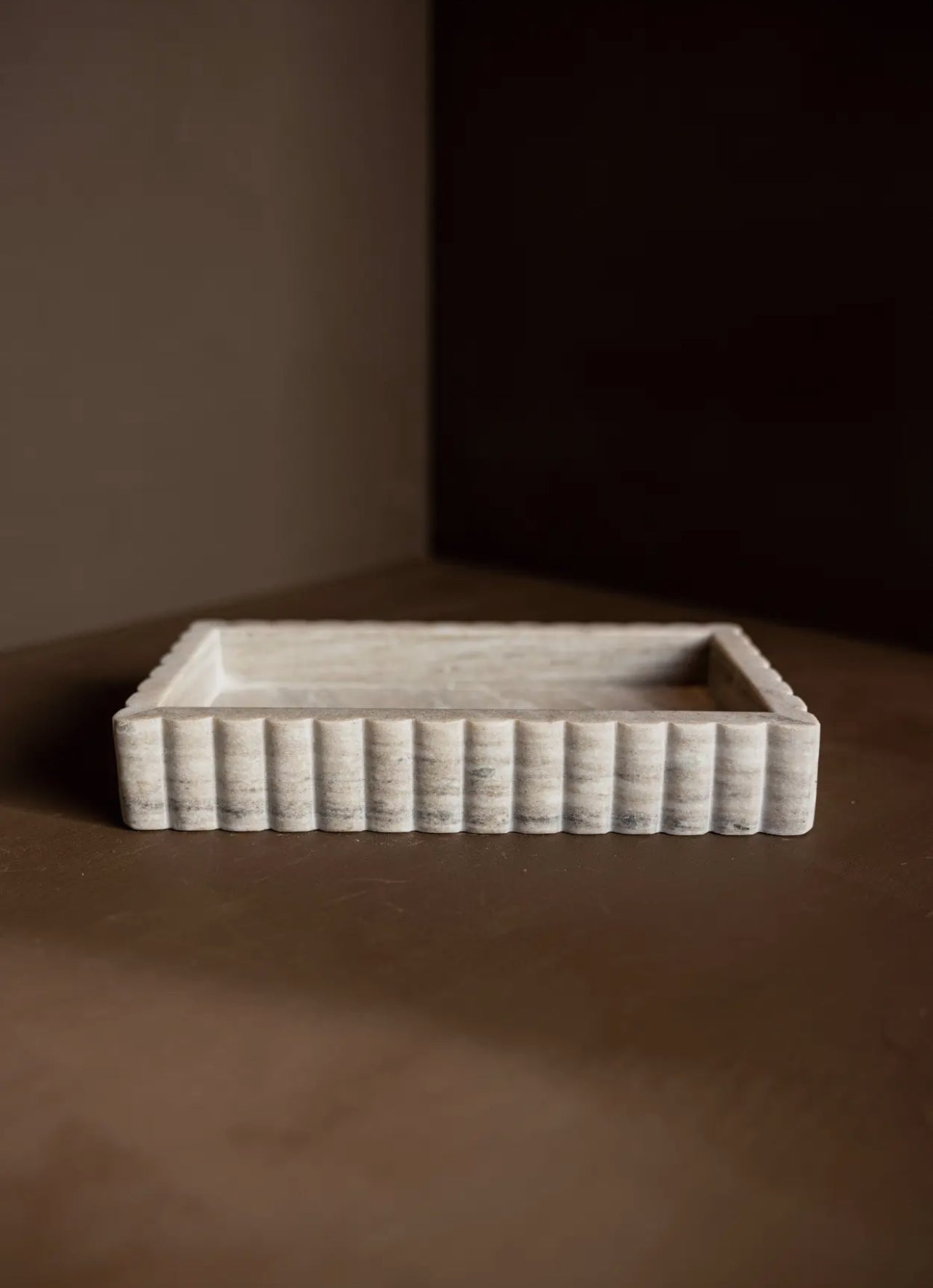 Scalloped Marble Fluted Tray