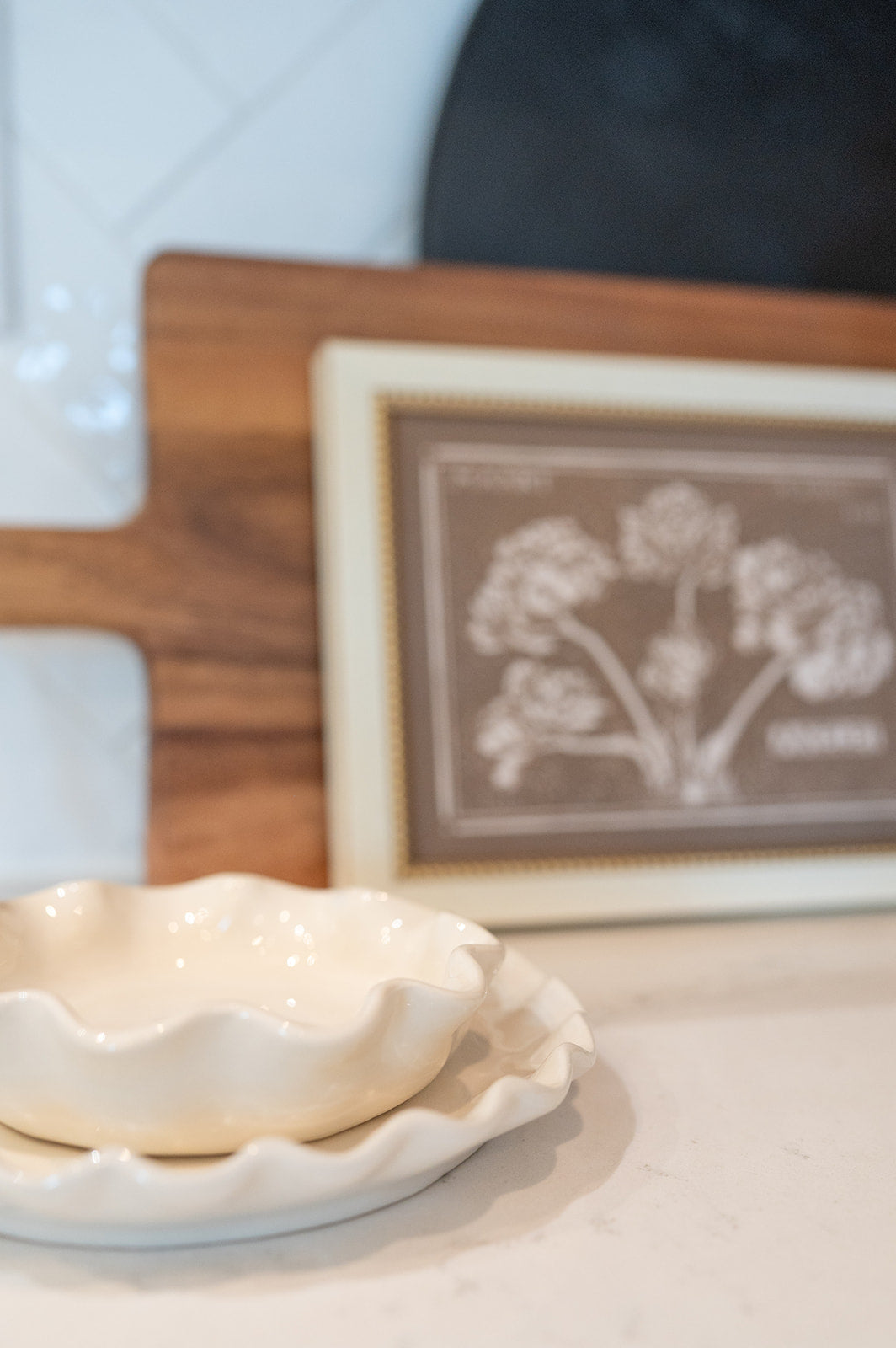 Calypso Scalloped Dessert Plate
